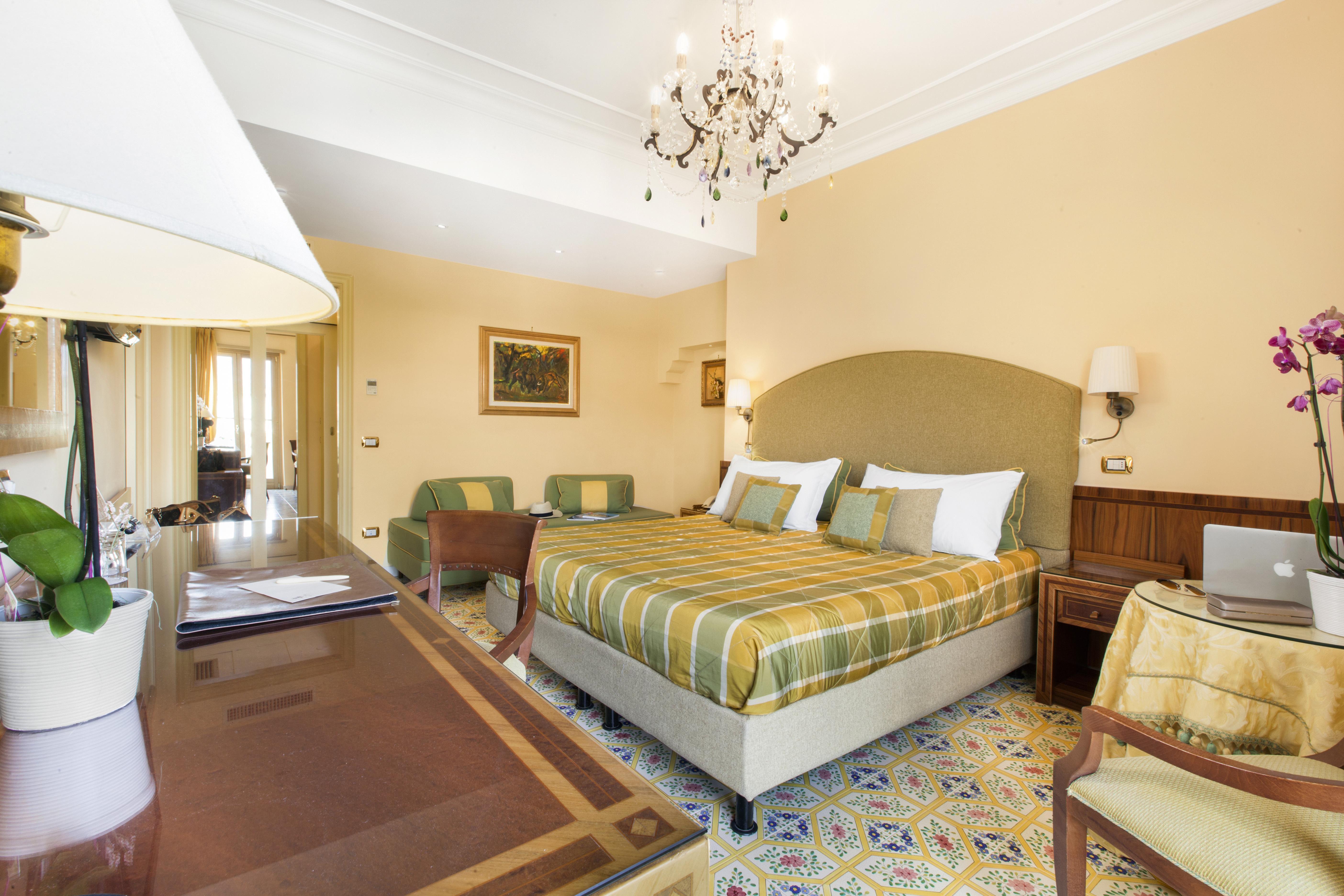 Hotel Antiche Mura Sorrento Bagian luar foto