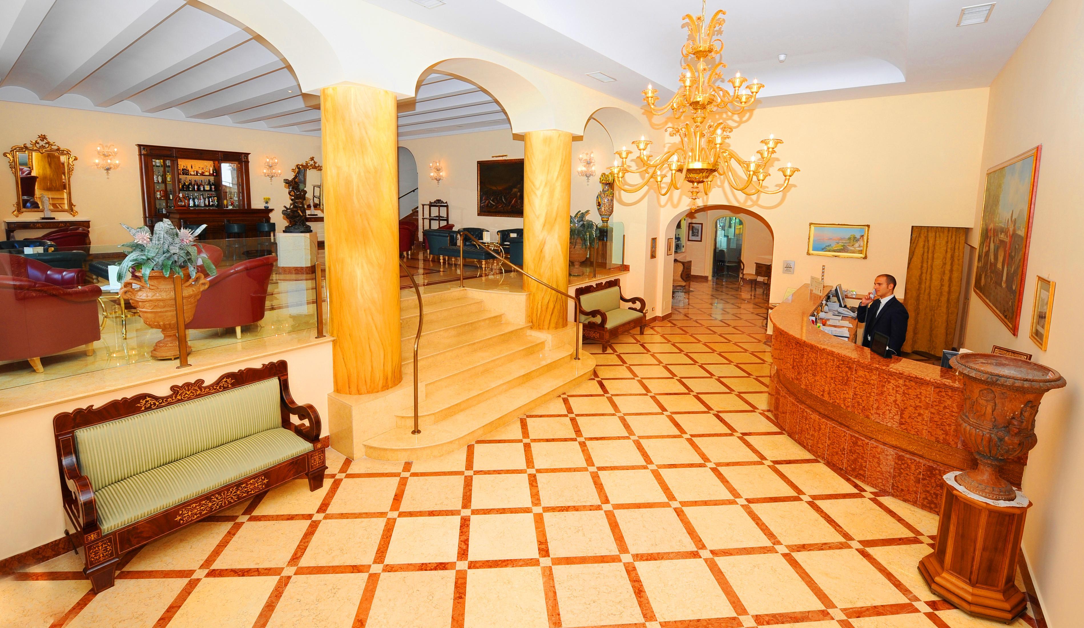 Hotel Antiche Mura Sorrento Bagian luar foto