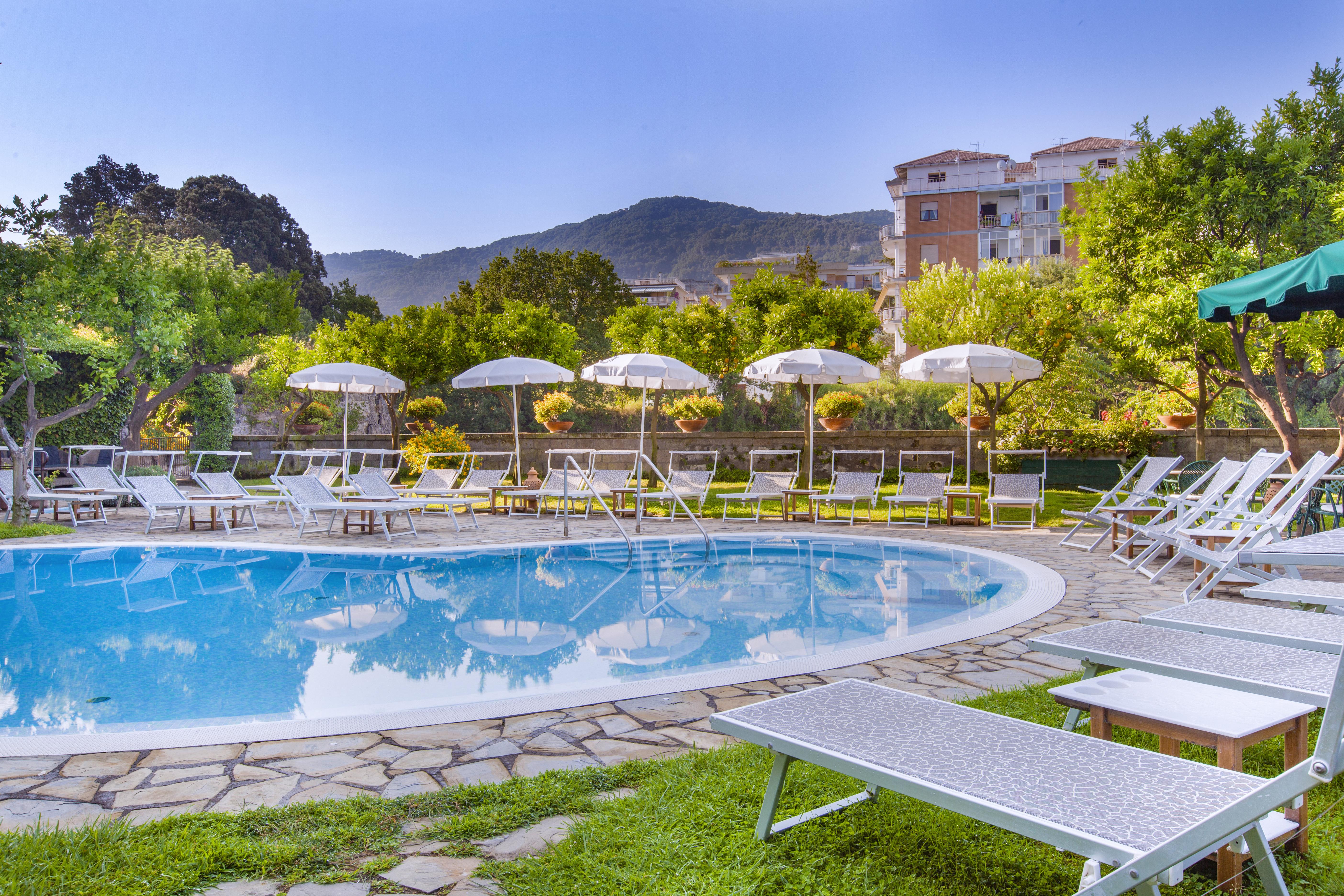 Hotel Antiche Mura Sorrento Bagian luar foto