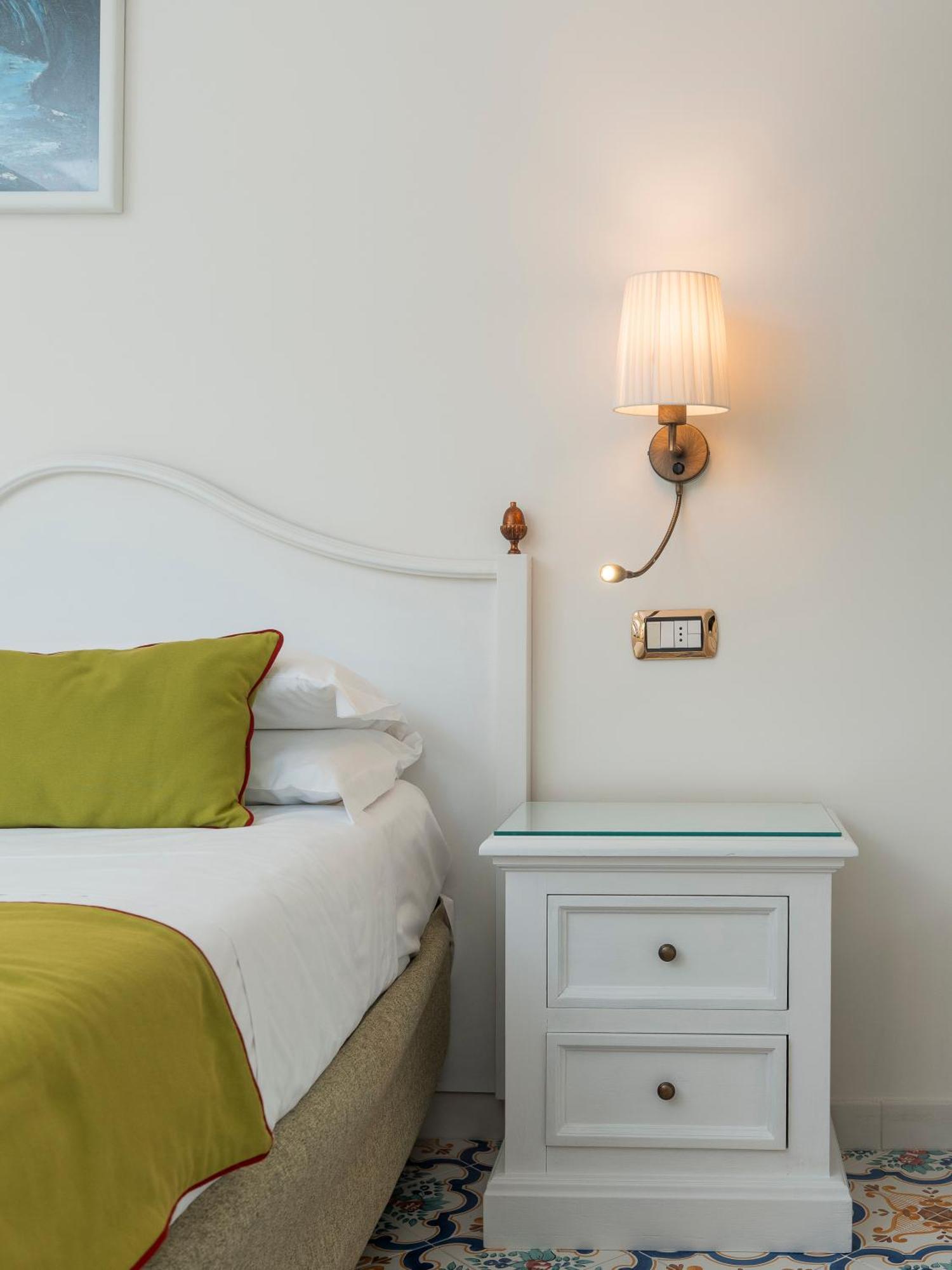 Hotel Antiche Mura Sorrento Bagian luar foto