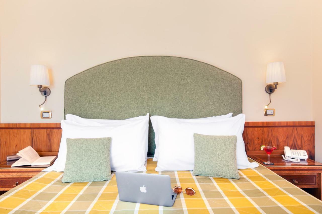 Hotel Antiche Mura Sorrento Bagian luar foto