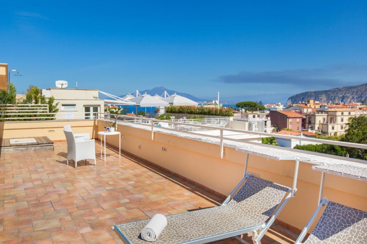 Hotel Antiche Mura Sorrento Bagian luar foto